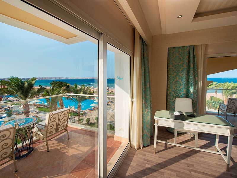 Le Reve Suite Prime Sea View and Pool View