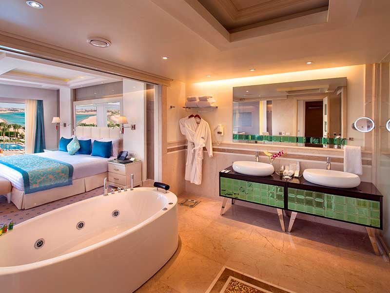 Majestic Suite Prime Sea View and Pool View