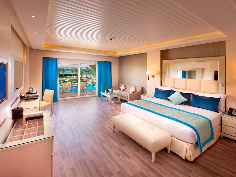 Premium Jacuzzi Suite Pool View or Limited Sea View